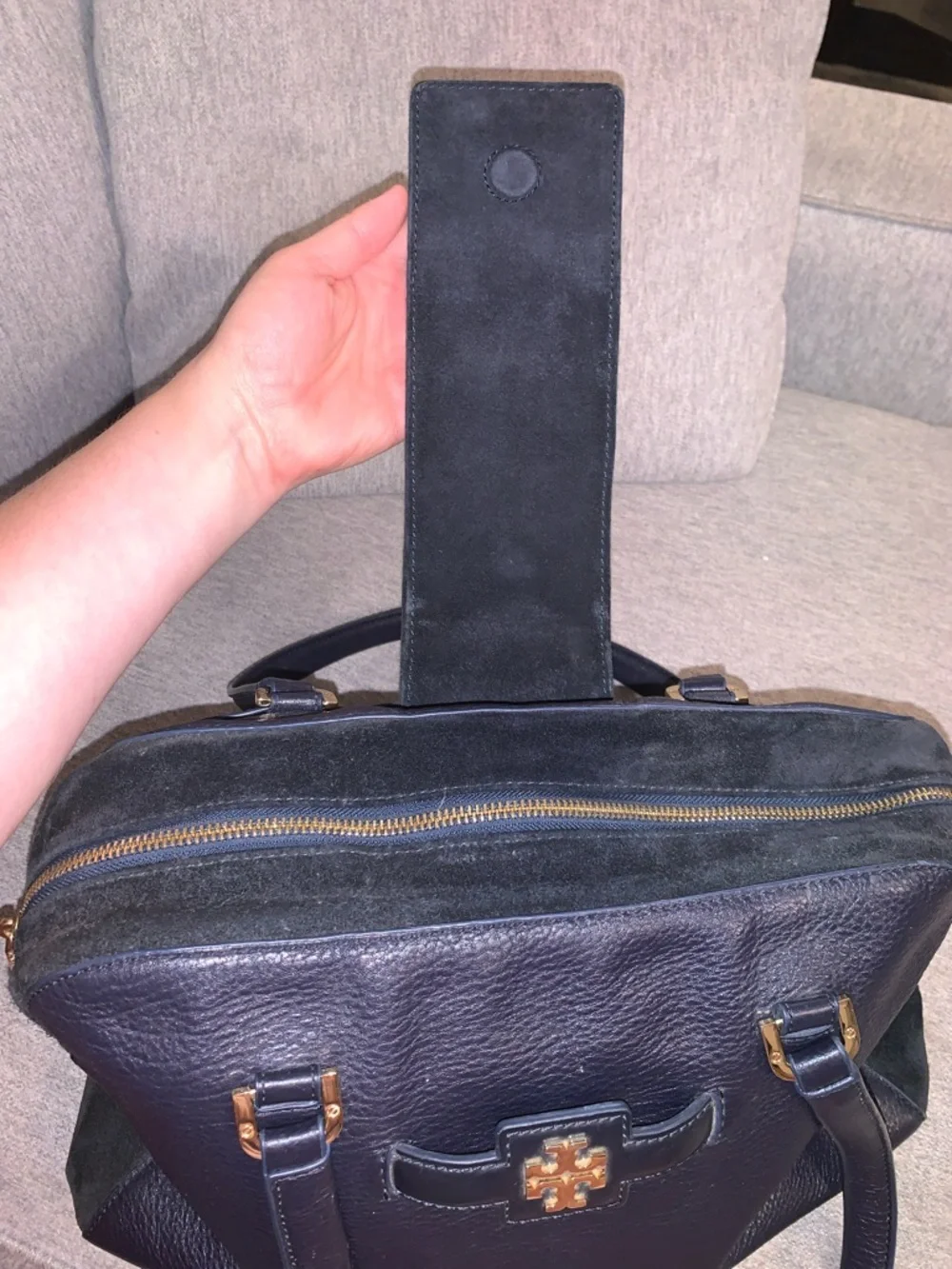 Tory Burch Black & Navy Blue Leather & Suede Top-Handle Shoulder Bag w/Gold Logo - Picture 10 of 12